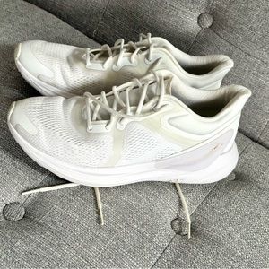 Lululemon Blissfeel Shoes white, 9.5.   Some wear on heel, lots of life left!